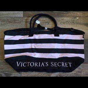 ⭐️NIB ⭐️Victoria Secret tote bag